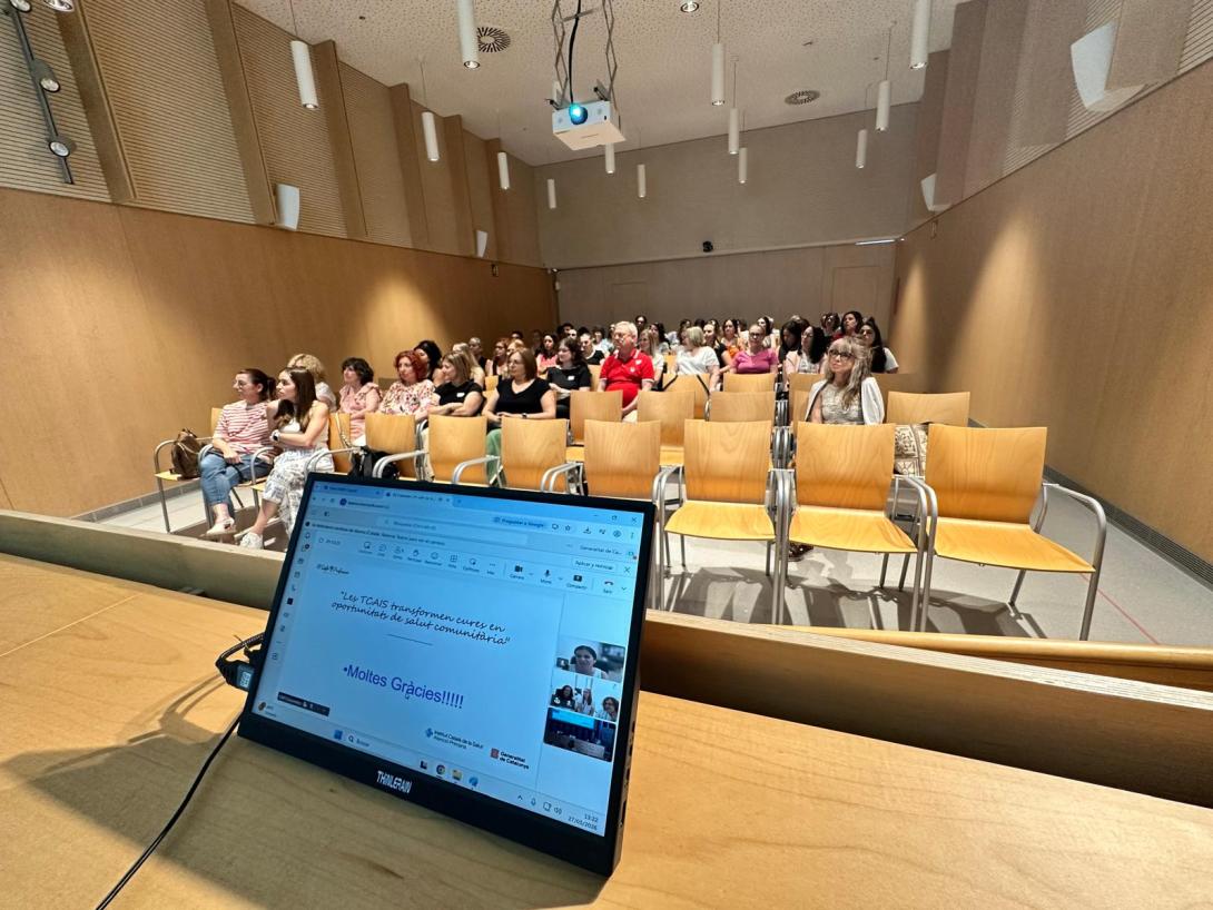 Sala de la Jornada amb els assistents